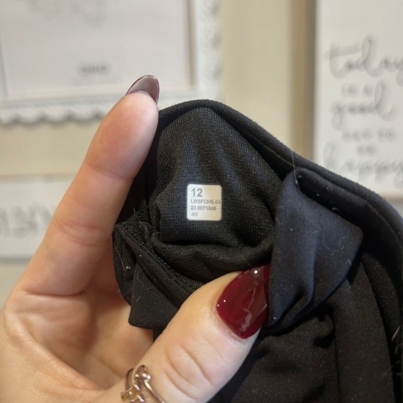 Lululemon Mini Yoga Pants - Picture 6 of 6